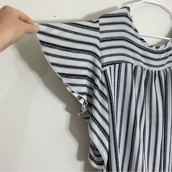 TORRID Striped Blouse Top Womens 3 Black White Summer Flutter Sleeve - Picture 2 of 7